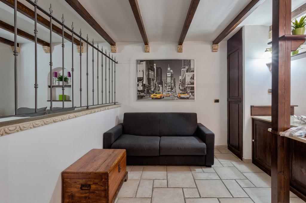 Apartamento Due Passi Dal Borgo Antico Bari Habitación foto