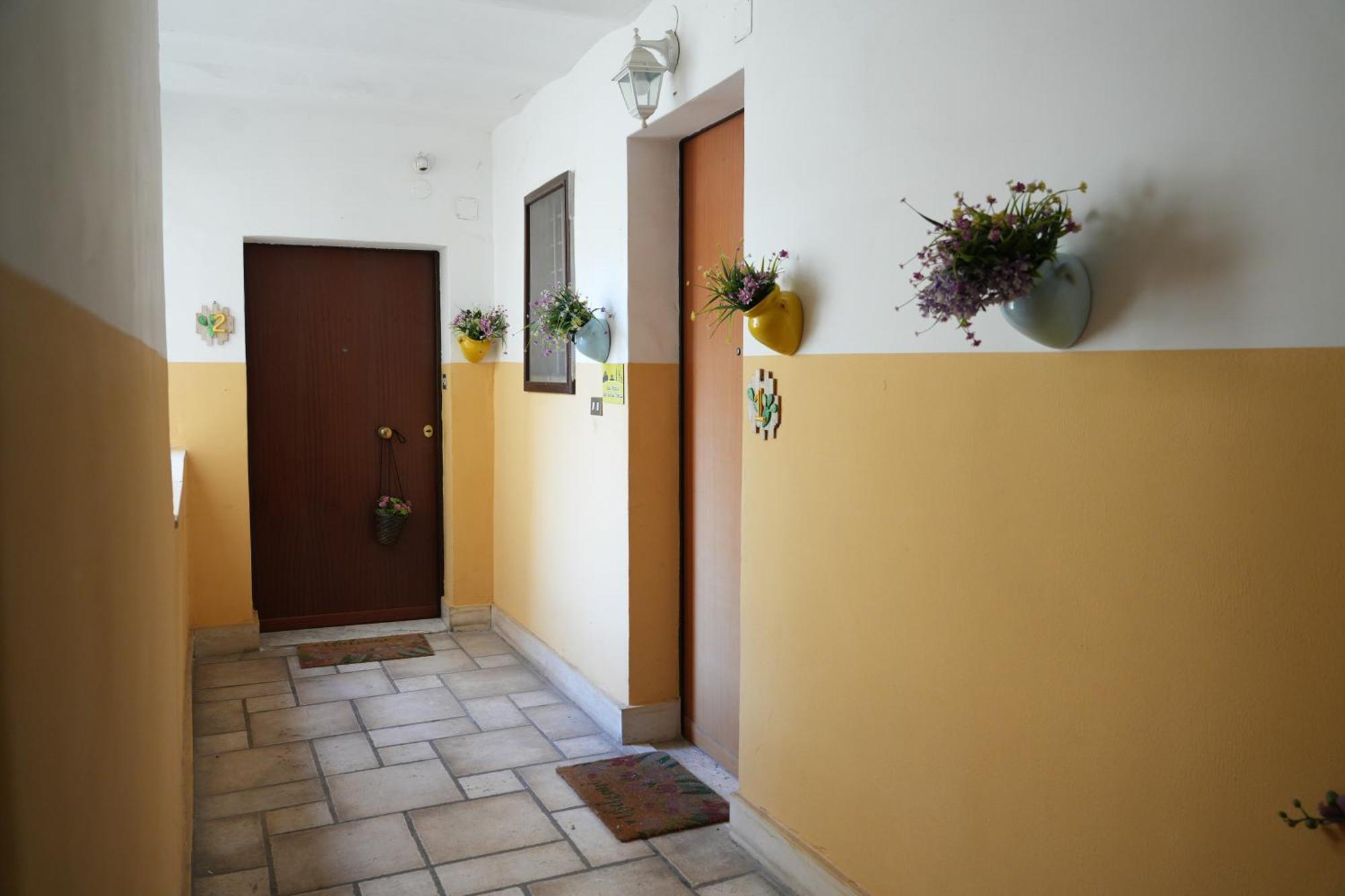 Apartamento Due Passi Dal Borgo Antico Bari Exterior foto